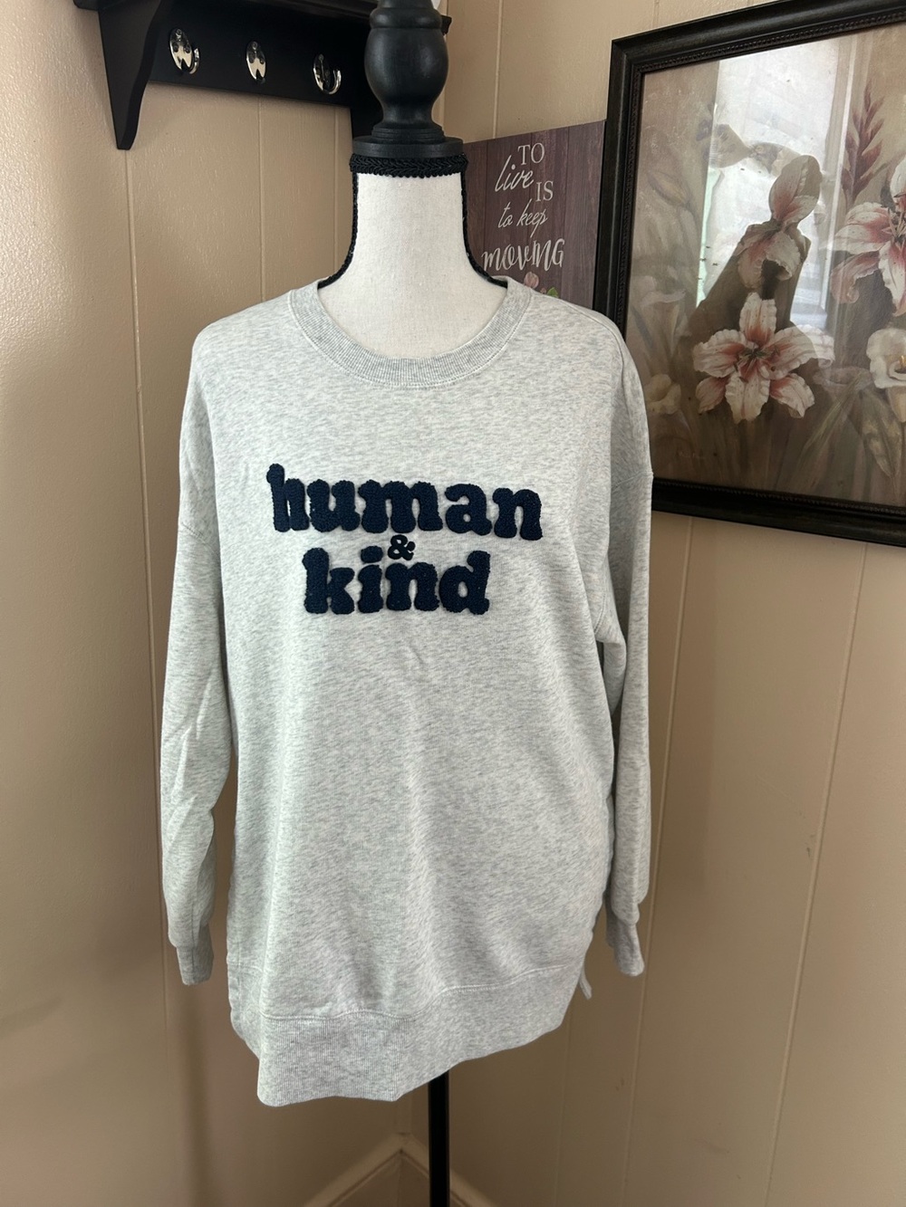 Old Navy Light Gray Crewneck Sweatshirt with Navy Tag